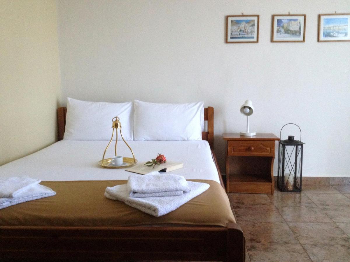 Hotel Theodorou Azolimnos Habitación foto