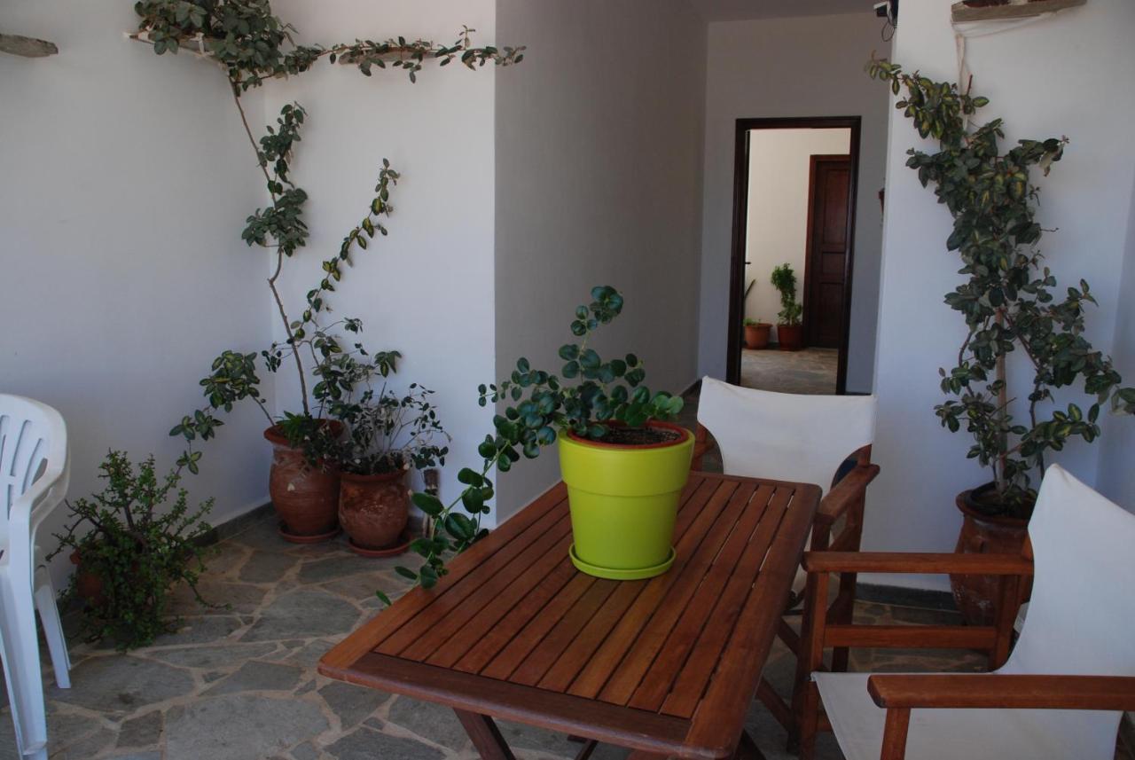 Hotel Theodorou Azolimnos Habitación foto