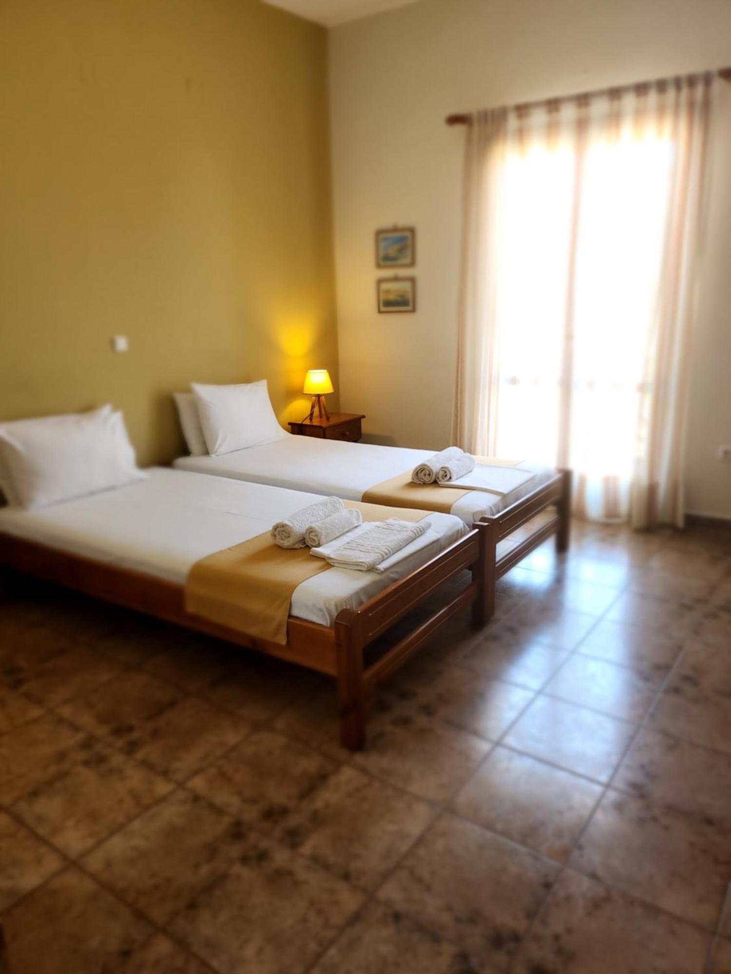 Hotel Theodorou Azolimnos Habitación foto