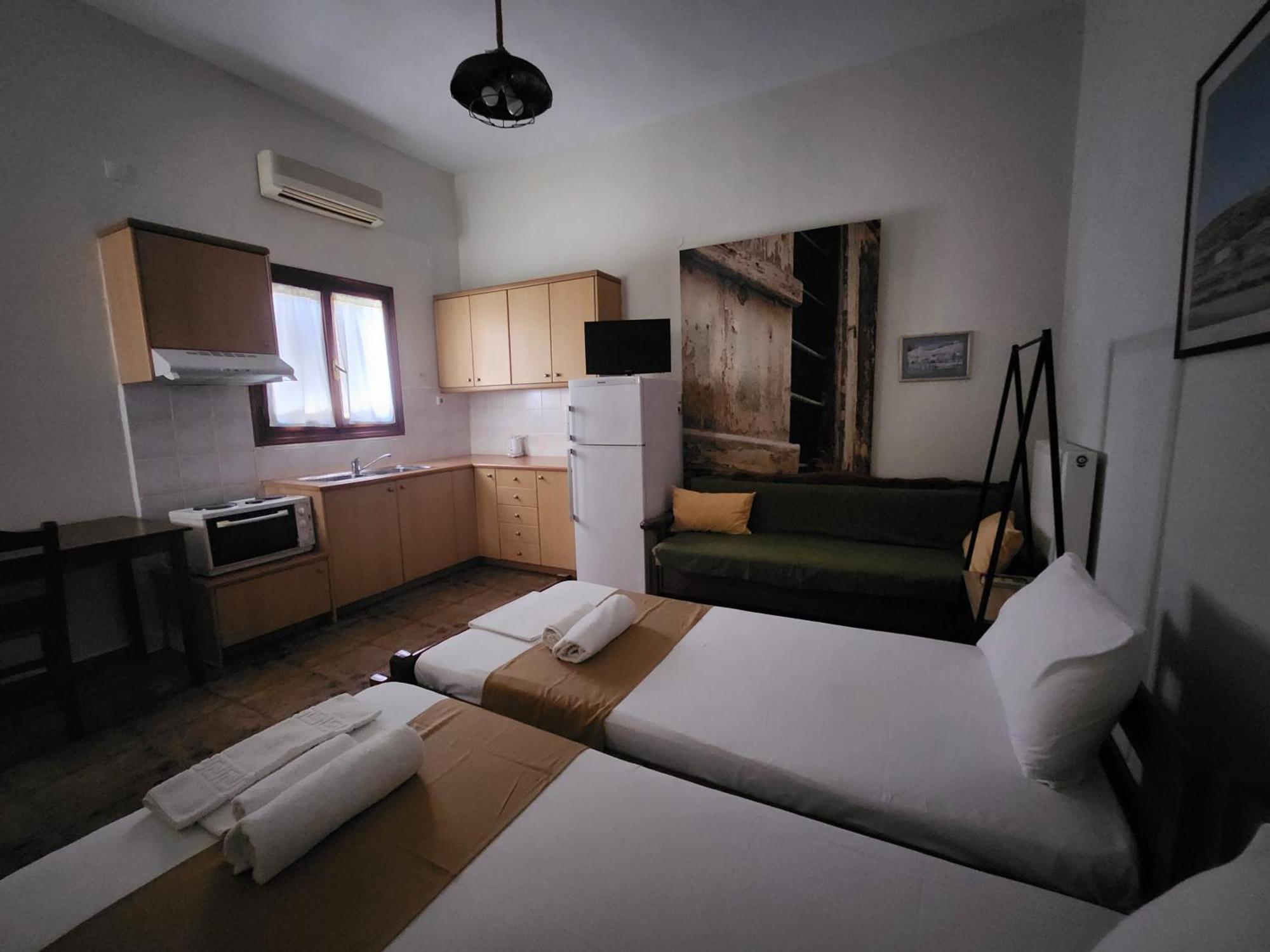 Hotel Theodorou Azolimnos Habitación foto